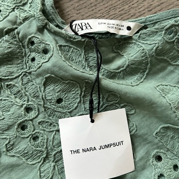 BNWT Zara The Nara eyelet romper in sage green - Picture 3 of 7
